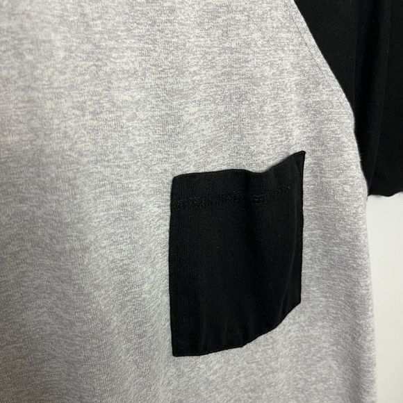 Dikotomy Mens Pocket T Shirt Med Standard Crew Neck Short Sleeve Gray Black NWOT - Picture 3 of 7